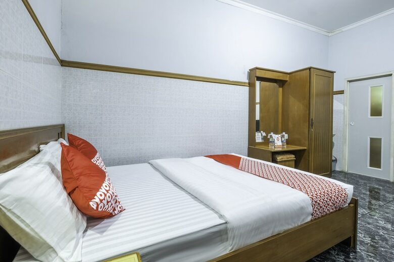 Hostal Oyo 1446 Patradissa Hotel