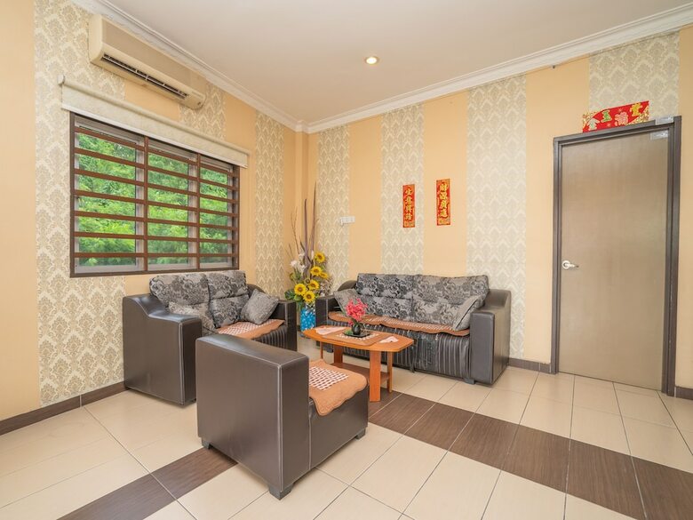 Oyo 89328 Sz Hotel