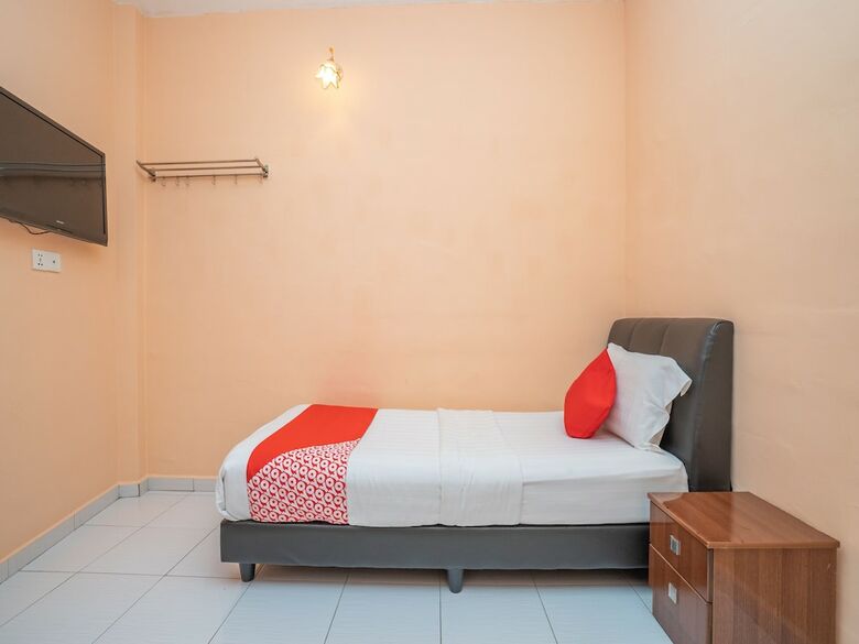 Oyo 89328 Sz Hotel