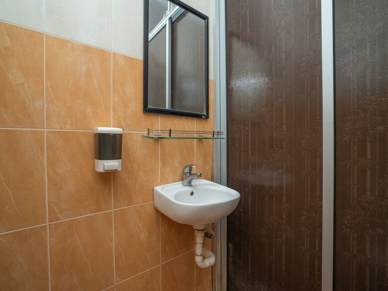 Oyo 89328 Sz Hotel