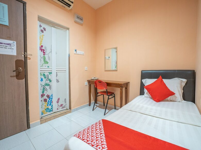 Oyo 89328 Sz Hotel