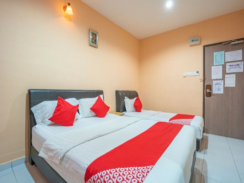Oyo 89328 Sz Hotel