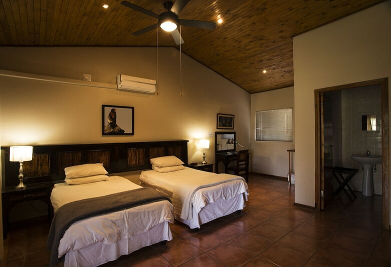 Hotel Sunbird Lodge - Guest House