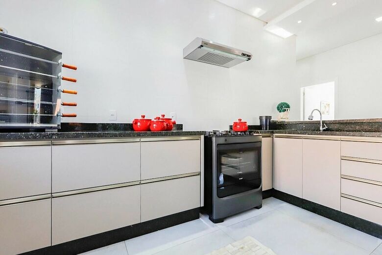 Casa Moderna Em Condom�nio de Canasvierias