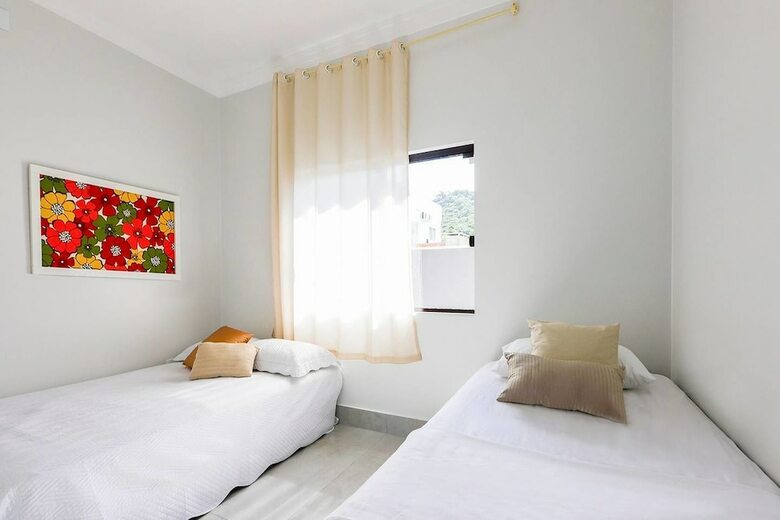 Casa Moderna Em Condom�nio de Canasvierias