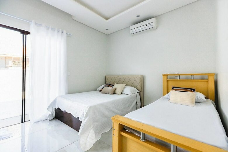 Casa Moderna Em Condom�nio de Canasvierias