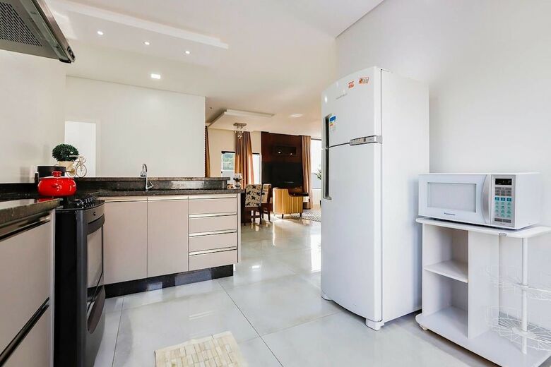 Casa Moderna Em Condom�nio de Canasvierias