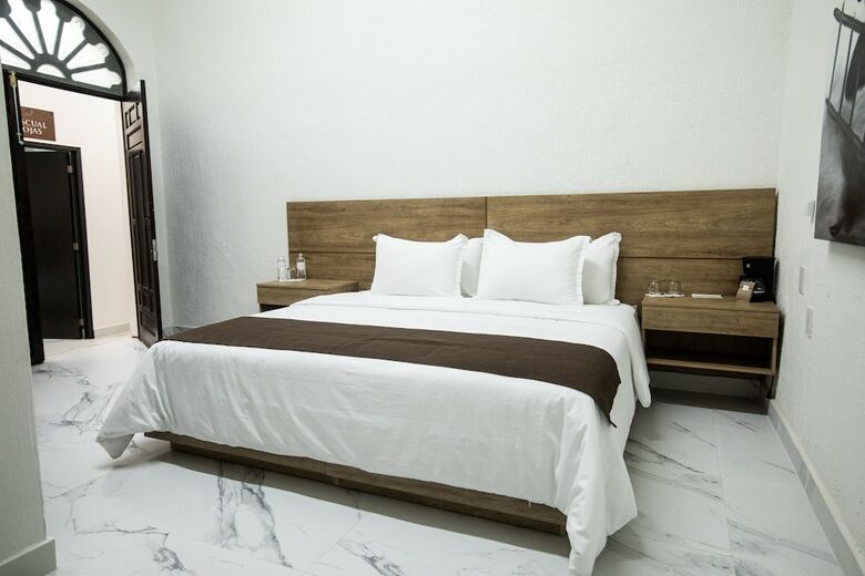 Hotel Via Real