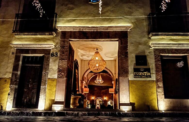 The Essentia Hotel - Sma