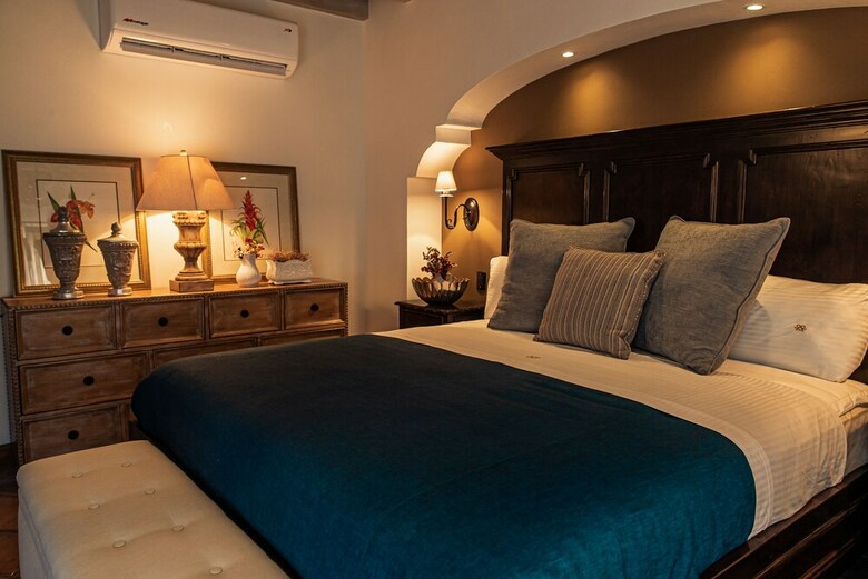 The Essentia Hotel - Sma
