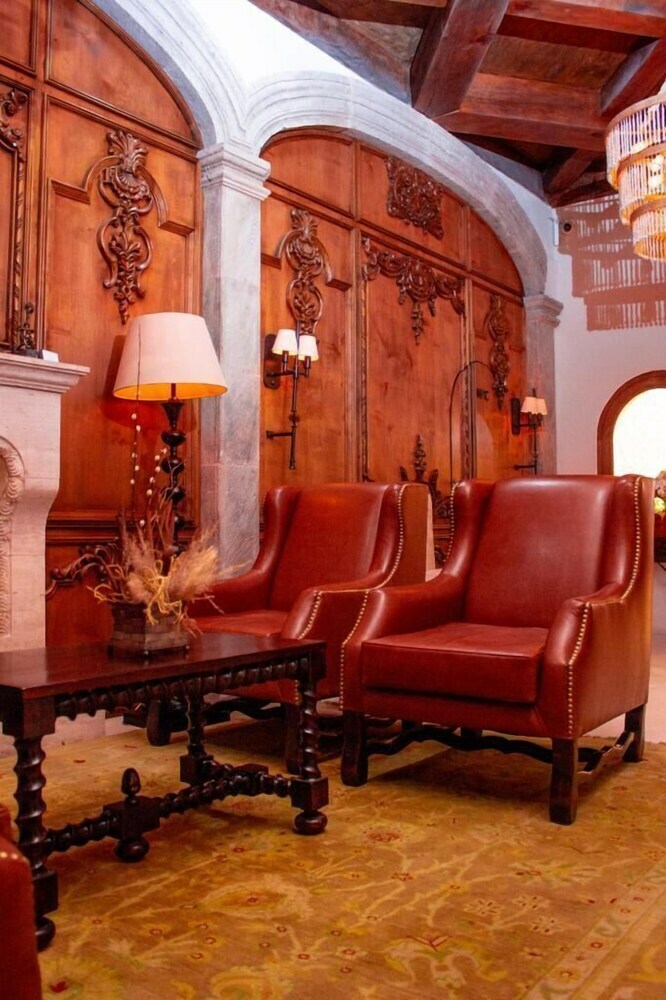 The Essentia Hotel - Sma