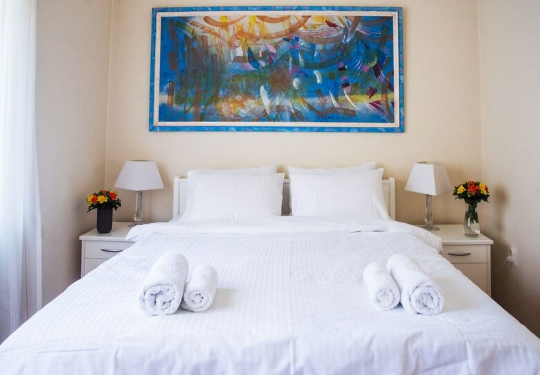 Crown Apartment