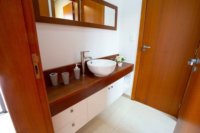 Casa Com 3 Qts Em Rua Tranquila No Campeche