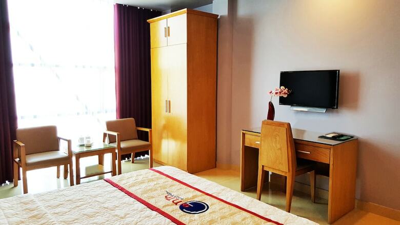 Gem.th Hotel