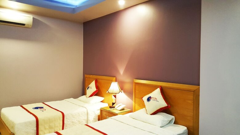 Gem.th Hotel