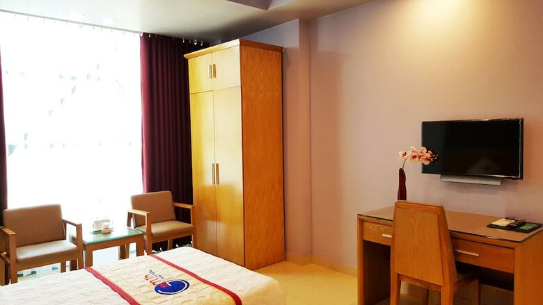 Gem.th Hotel