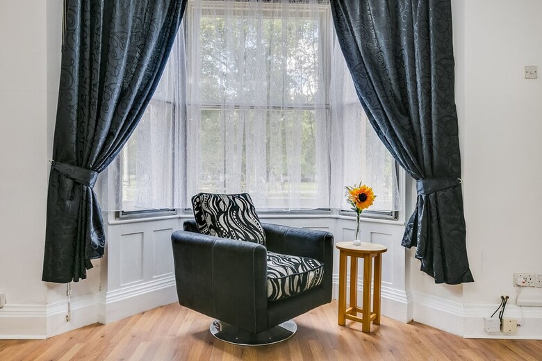 Super Central Cambridge Park View Apartment #18