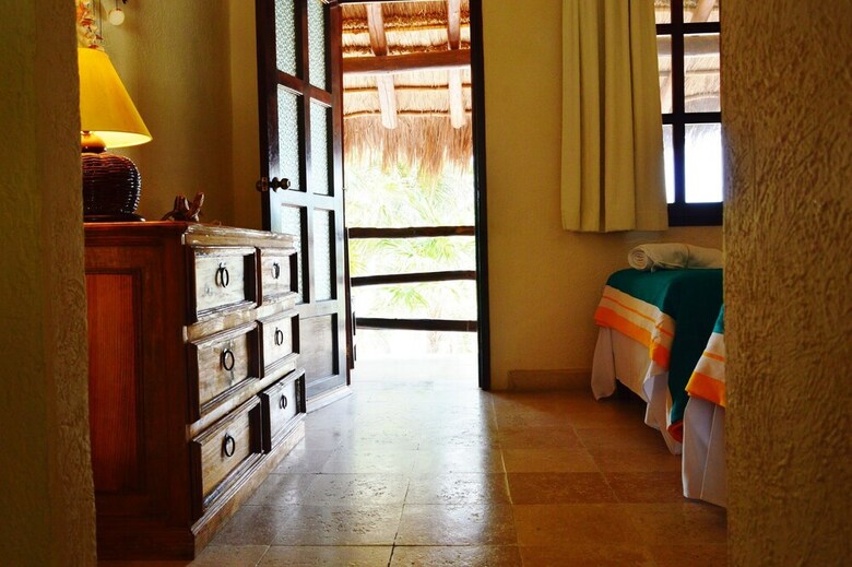 Amait� Beach Hotel