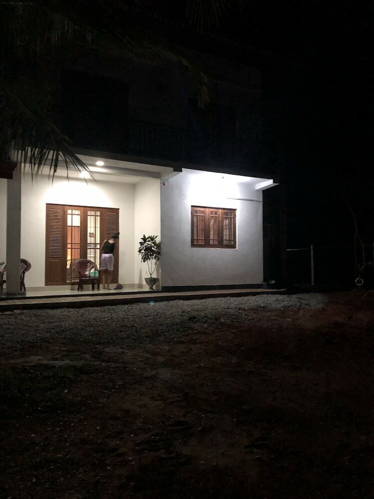 Hotel White House Holiday Home