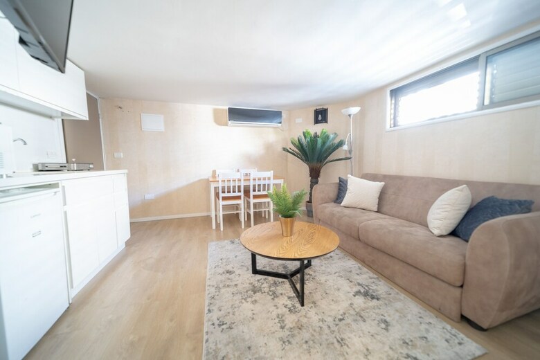 Amazing Apartment- 5 Min From The Beach