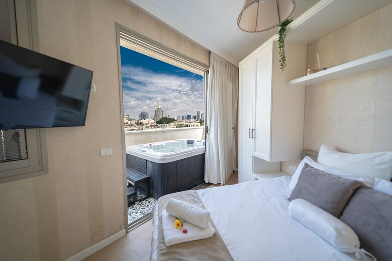 Amazing Apartment- 5 Min From The Beach