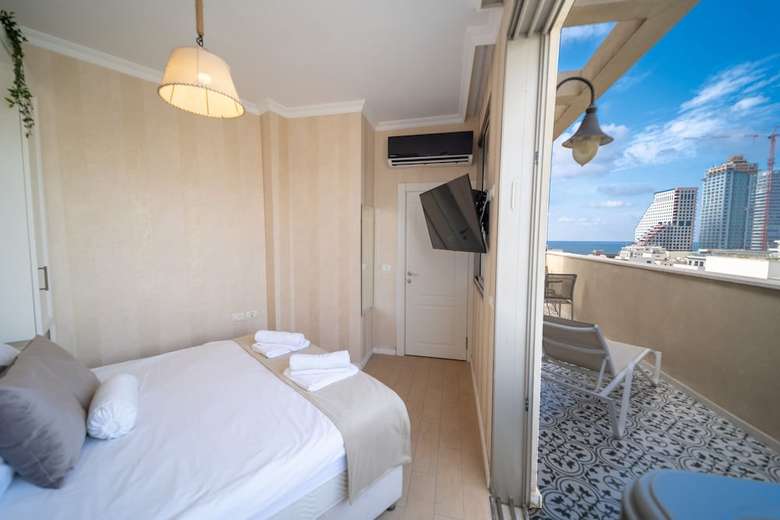 Amazing Apartment- 5 Min From The Beach