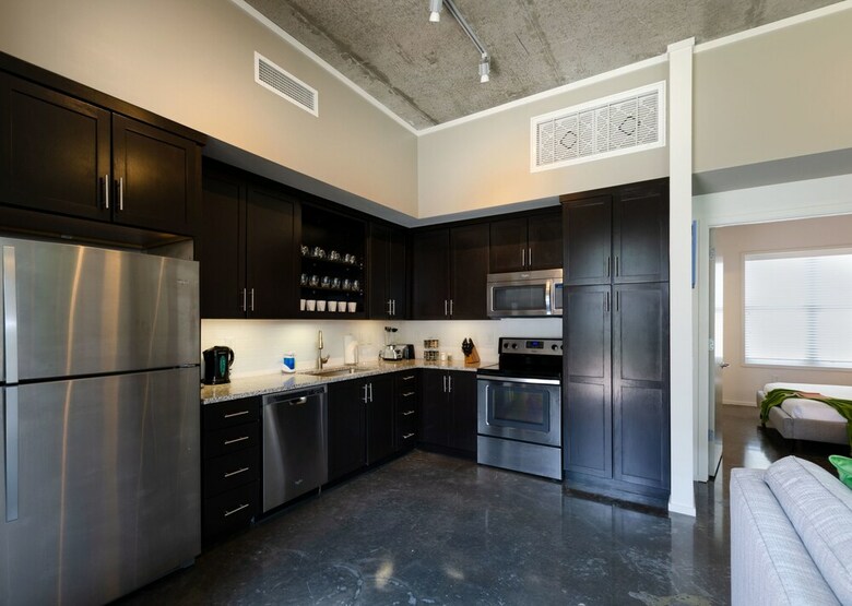 Acklen Luxury Condos By Hosteeva
