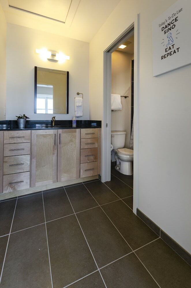 Acklen Luxury Condos By Hosteeva