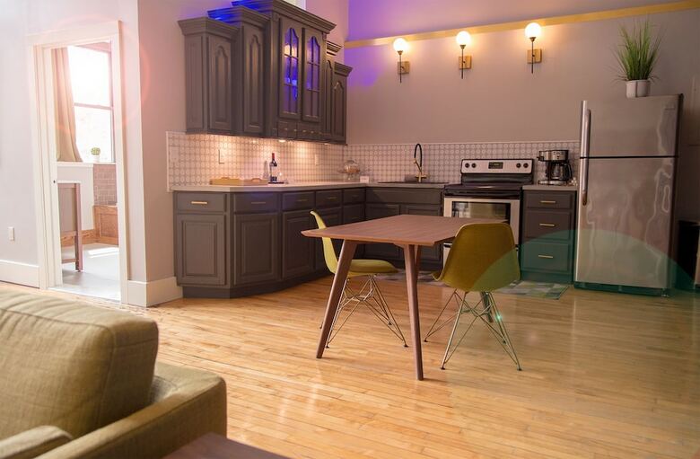 Hotel School 31 Lofts At Colors Studios