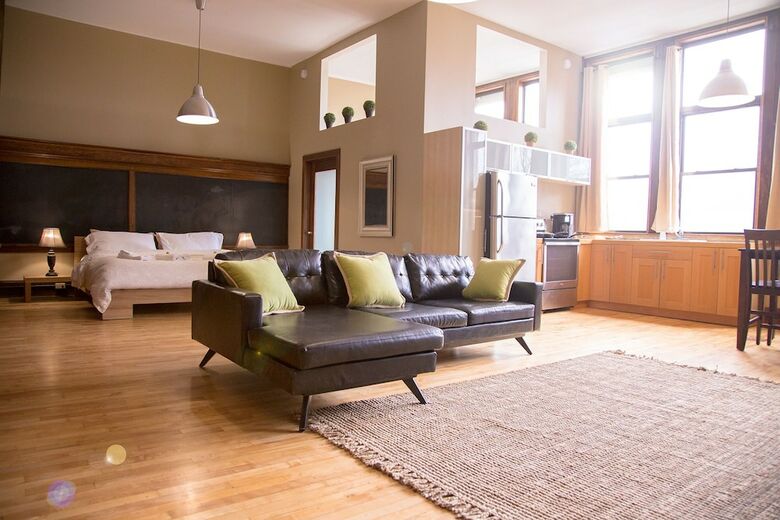 Hotel School 31 Lofts At Colors Studios