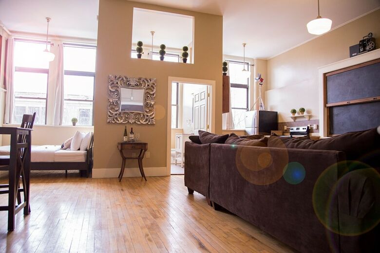 Hotel School 31 Lofts At Colors Studios