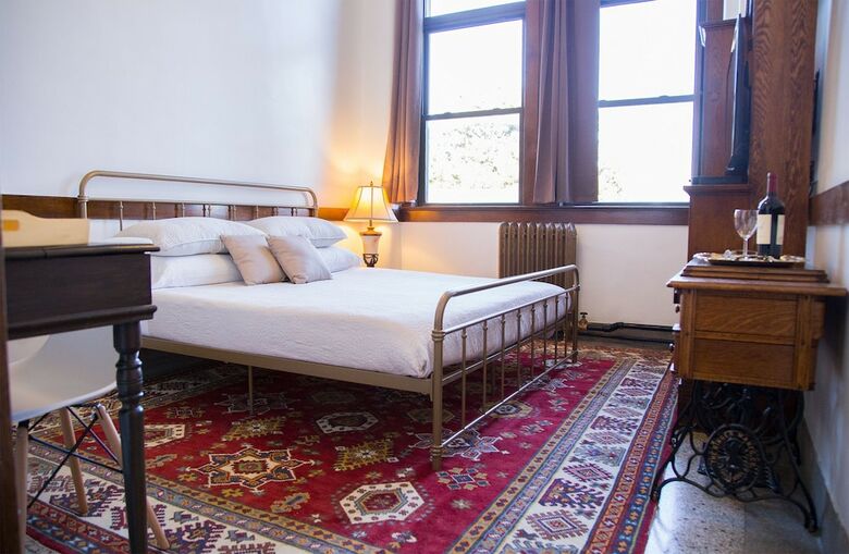 Hotel School 31 Lofts At Colors Studios