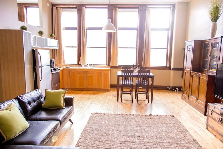 Hotel School 31 Lofts At Colors Studios