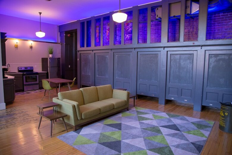 Hotel School 31 Lofts At Colors Studios