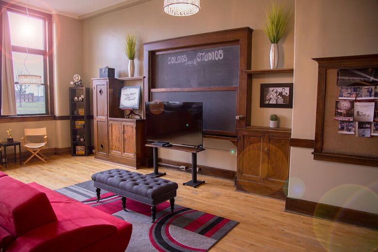 Hotel School 31 Lofts At Colors Studios