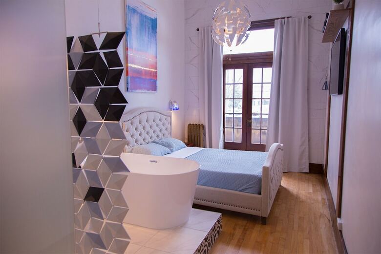 Hotel School 31 Lofts At Colors Studios