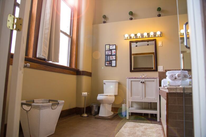 Hotel School 31 Lofts At Colors Studios
