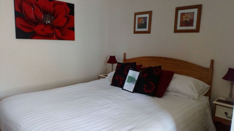 The Ivy Barn Bed And Breakfast