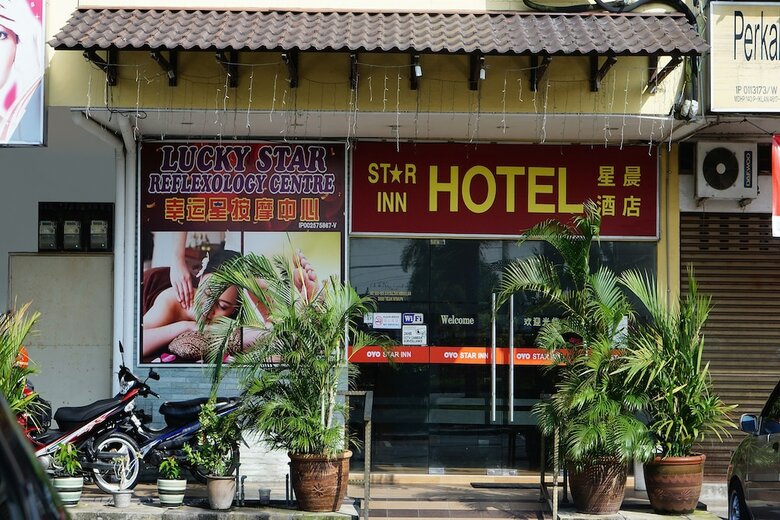 Oyo 89330 Hotel Star Inn