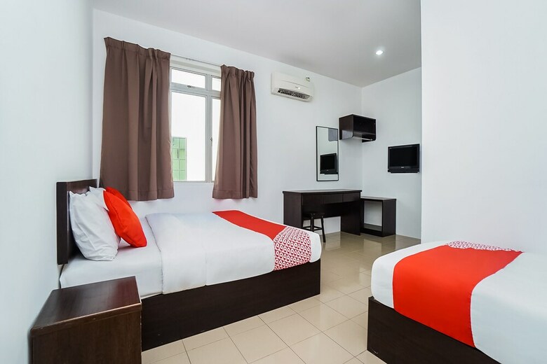 Oyo 89330 Hotel Star Inn