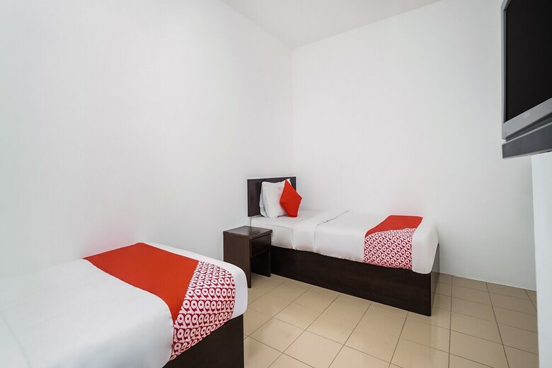 Oyo 89330 Hotel Star Inn