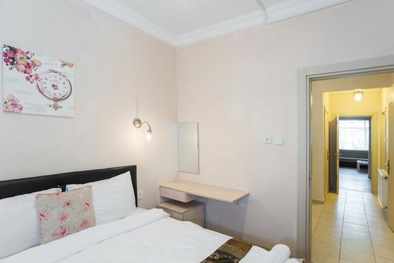 Berce Apartment & Suites