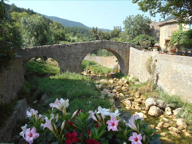 Gite In The Heart Of Corbi�res
