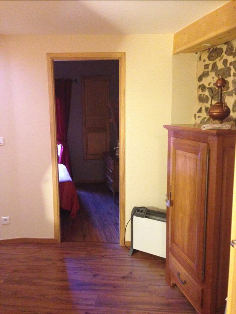 Gite In The Heart Of Corbi�res