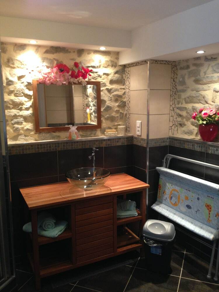 Gite In The Heart Of Corbi�res