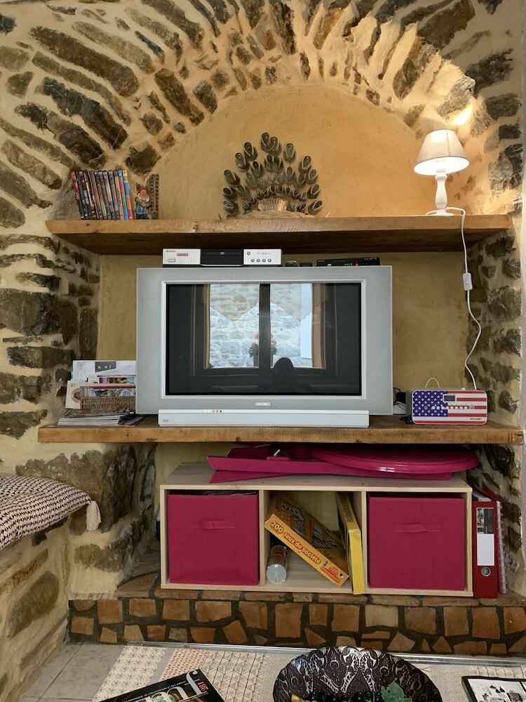 Gite In The Heart Of Corbi�res