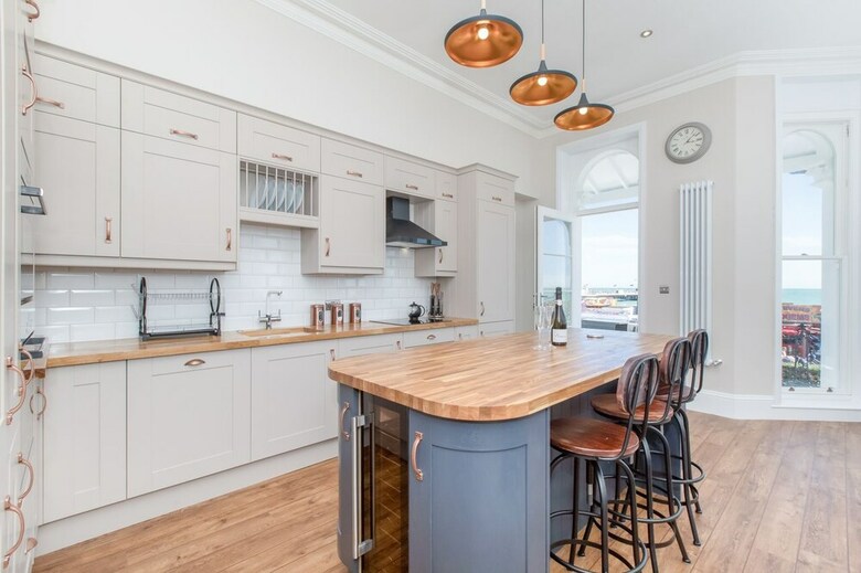 Marina Vista - Luxury Seafront Apartments