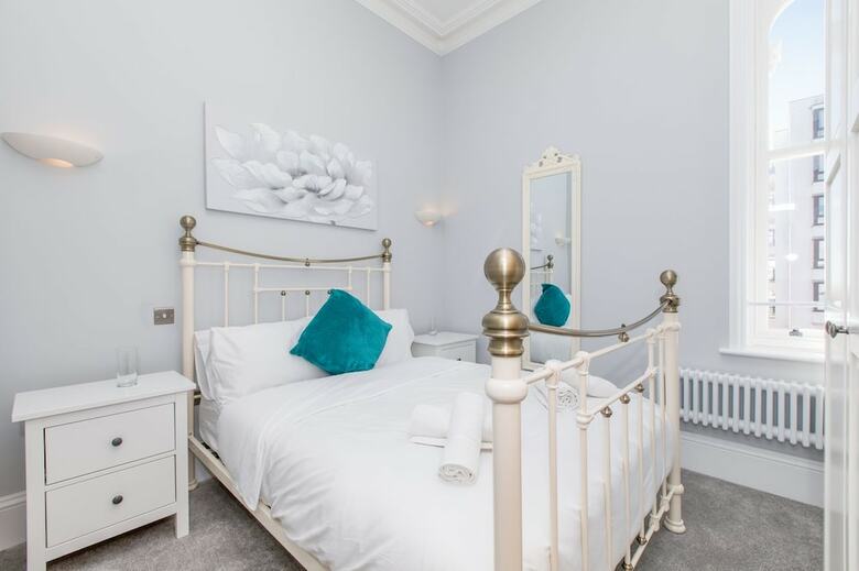 Marina Vista - Luxury Seafront Apartments