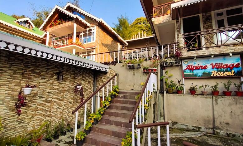 Hotel Alpine Village Resort
