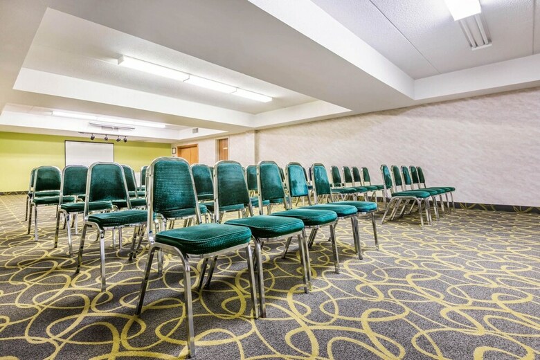 Hotel Comfort Inn And Suites